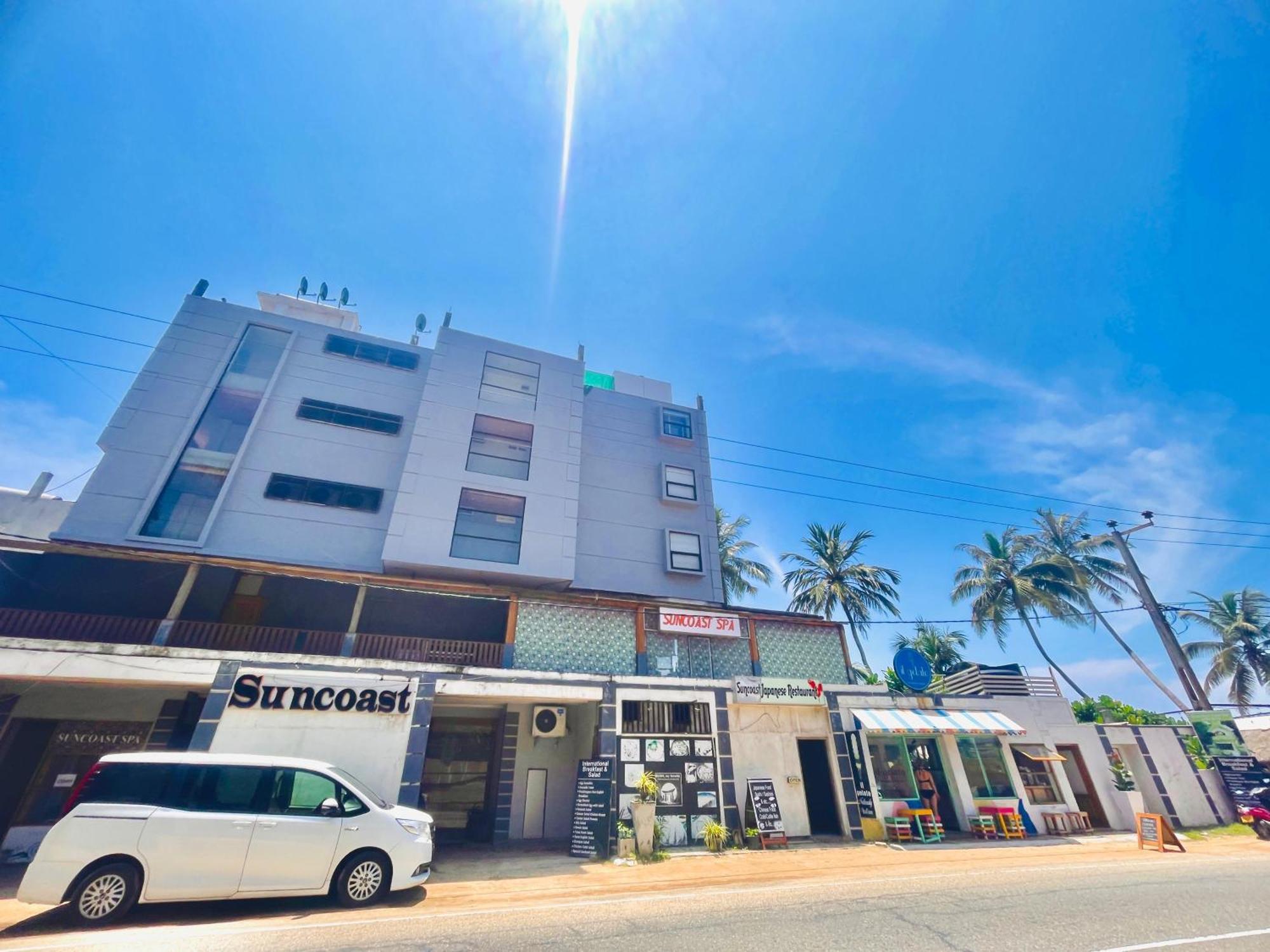 Suncoast Beach Hotel Mirissa Exterior photo